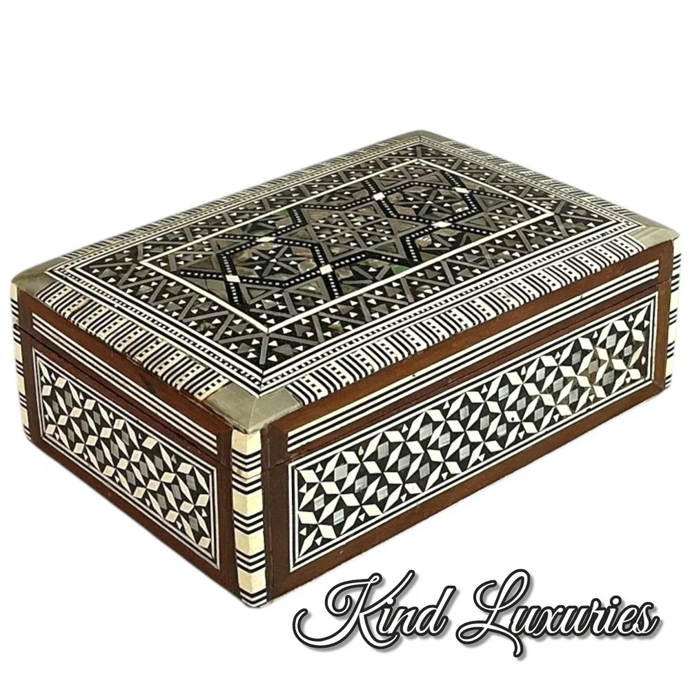 Vintage 1970s Egyptian Marquetry Mother Of Pearl Inlay Malachite Trinket Box